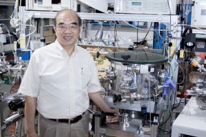 研究超導體一輩子的吳茂昆，最喜歡讀武俠小說，可以在幻想的世界中翱翔，讓思考不受侷限。 圖│研之有物